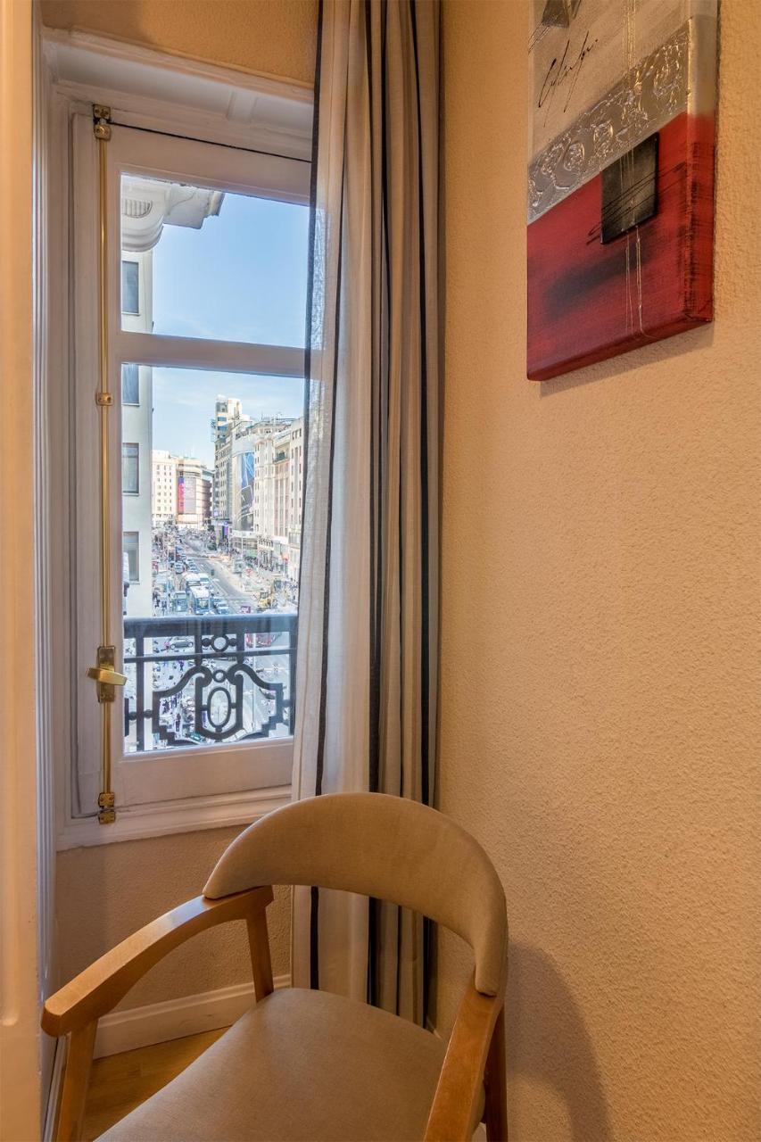 Hostal Santillan Madrid Exteriör bild