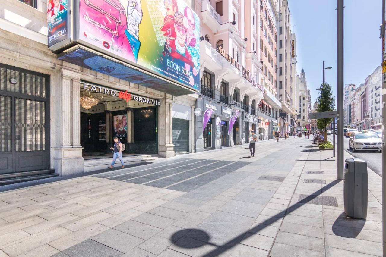 Hostal Santillan Madrid Exteriör bild